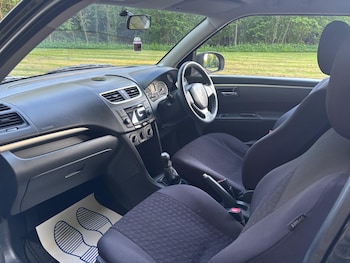 Used Suzuki Swift 2011 for sale - 76584084: Photo