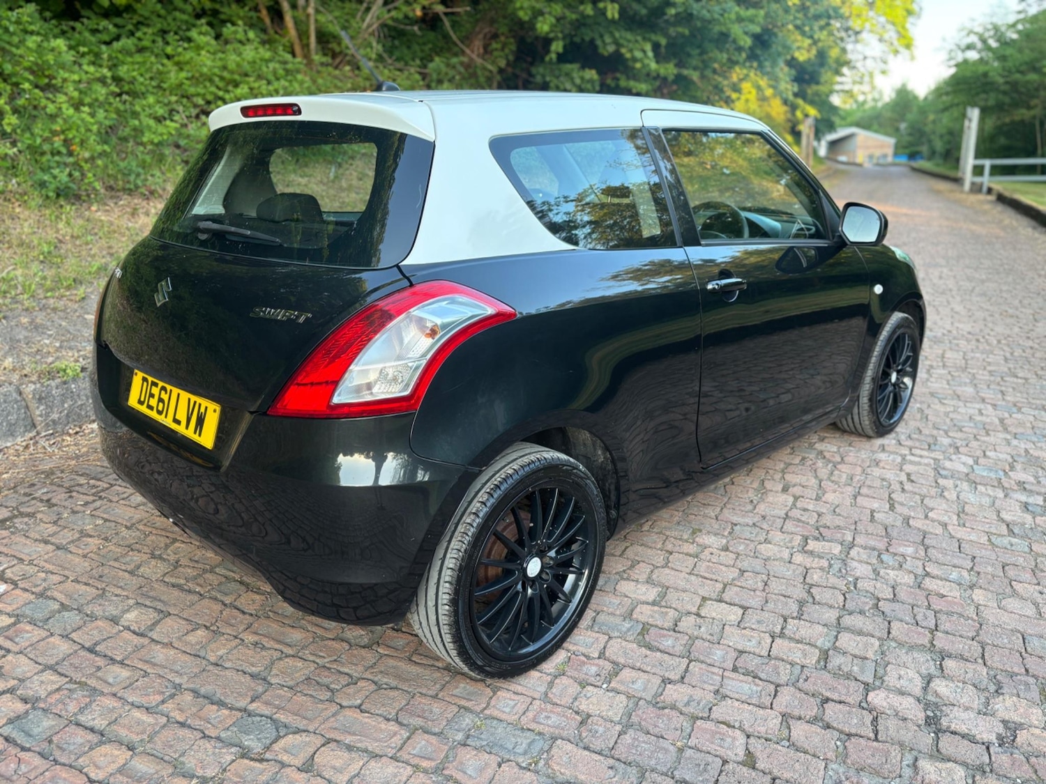 Used Suzuki Swift 2011 for sale - 76584084: Photo 6