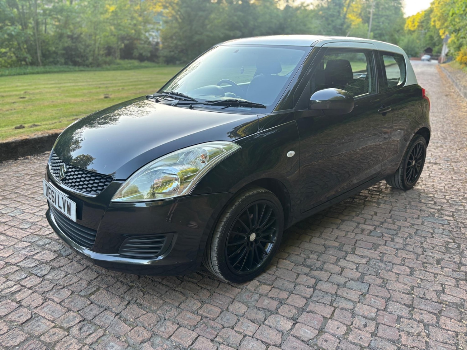 Used Suzuki Swift 2011 for sale - 76584084: Photo 7