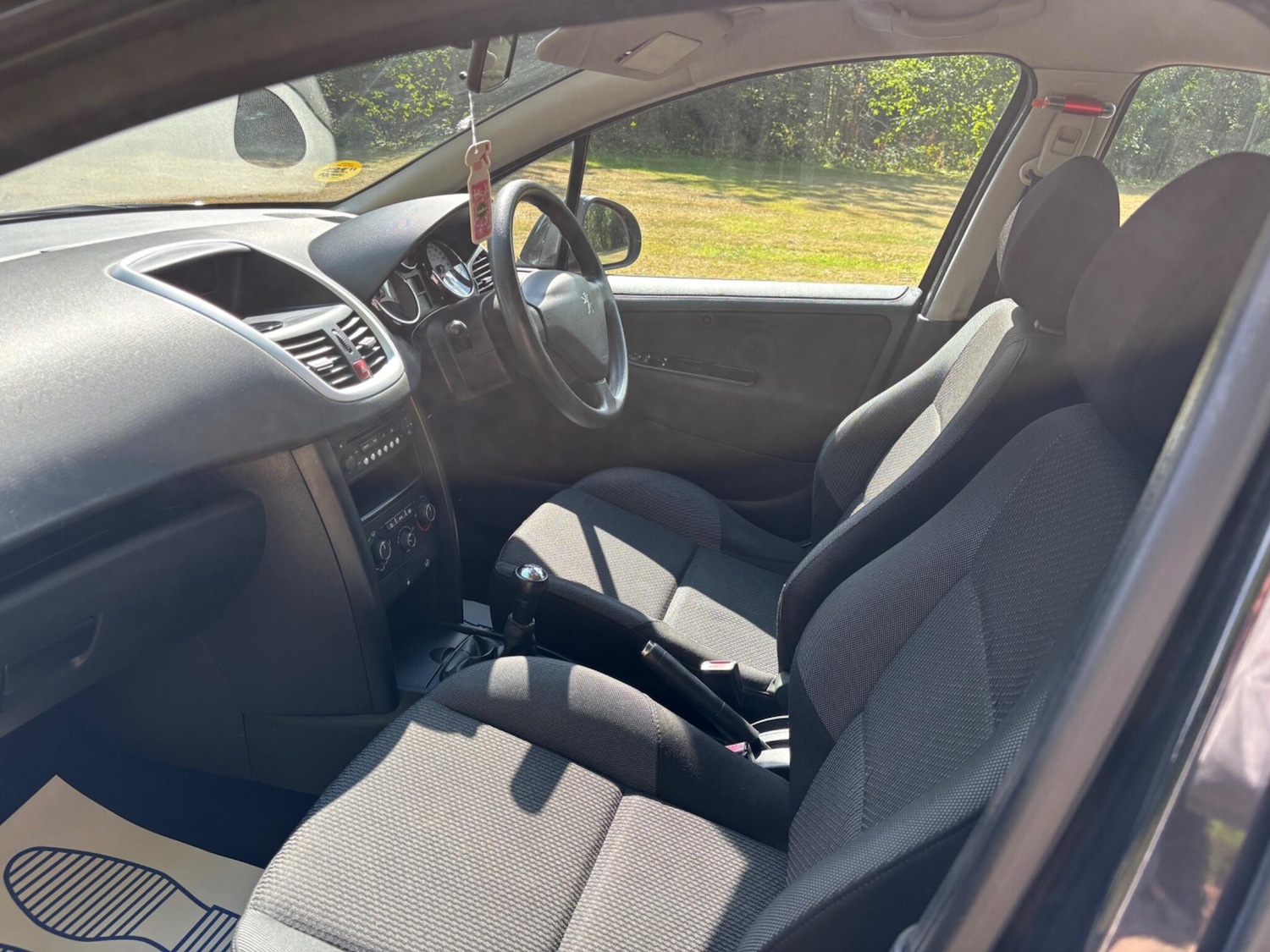 Used Peugeot 207 2010 for sale - 76585491: Photo 10