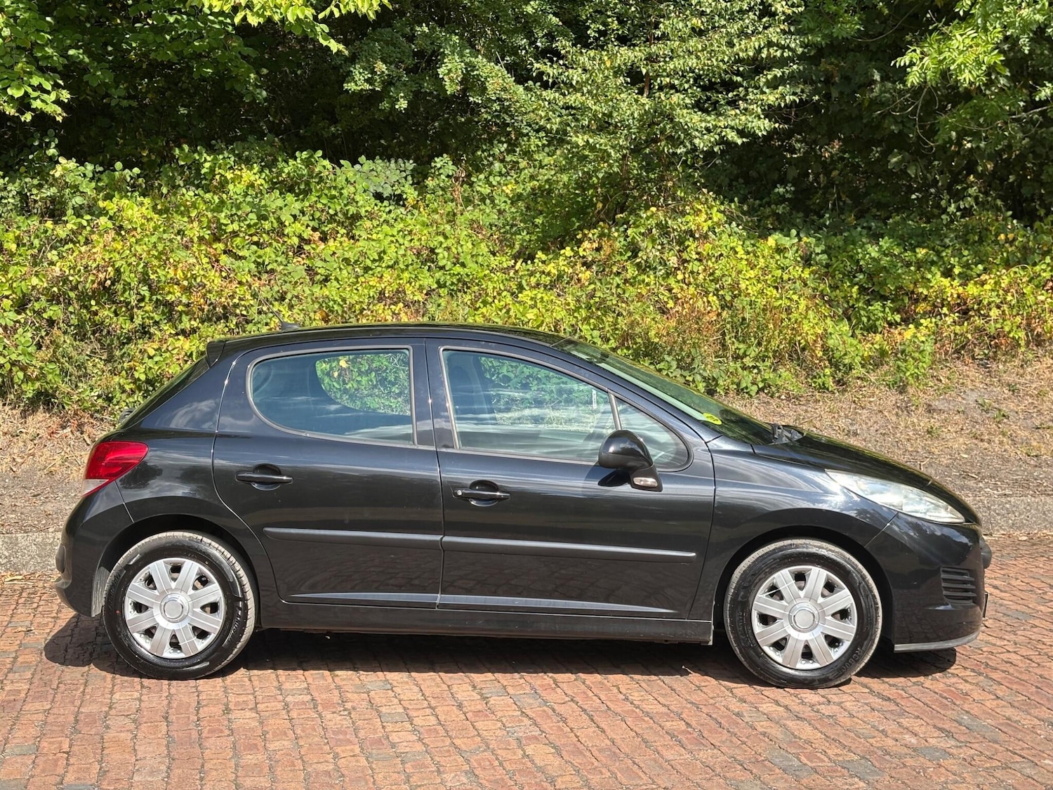 Used Peugeot 207 2010 for sale - 76585491: Photo 2
