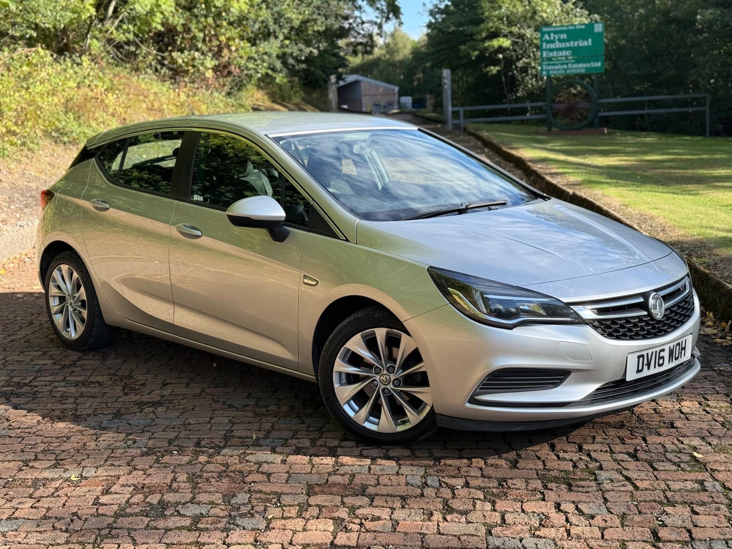 Used Vauxhall Astra 2016 for sale - 76584073: Photo 1