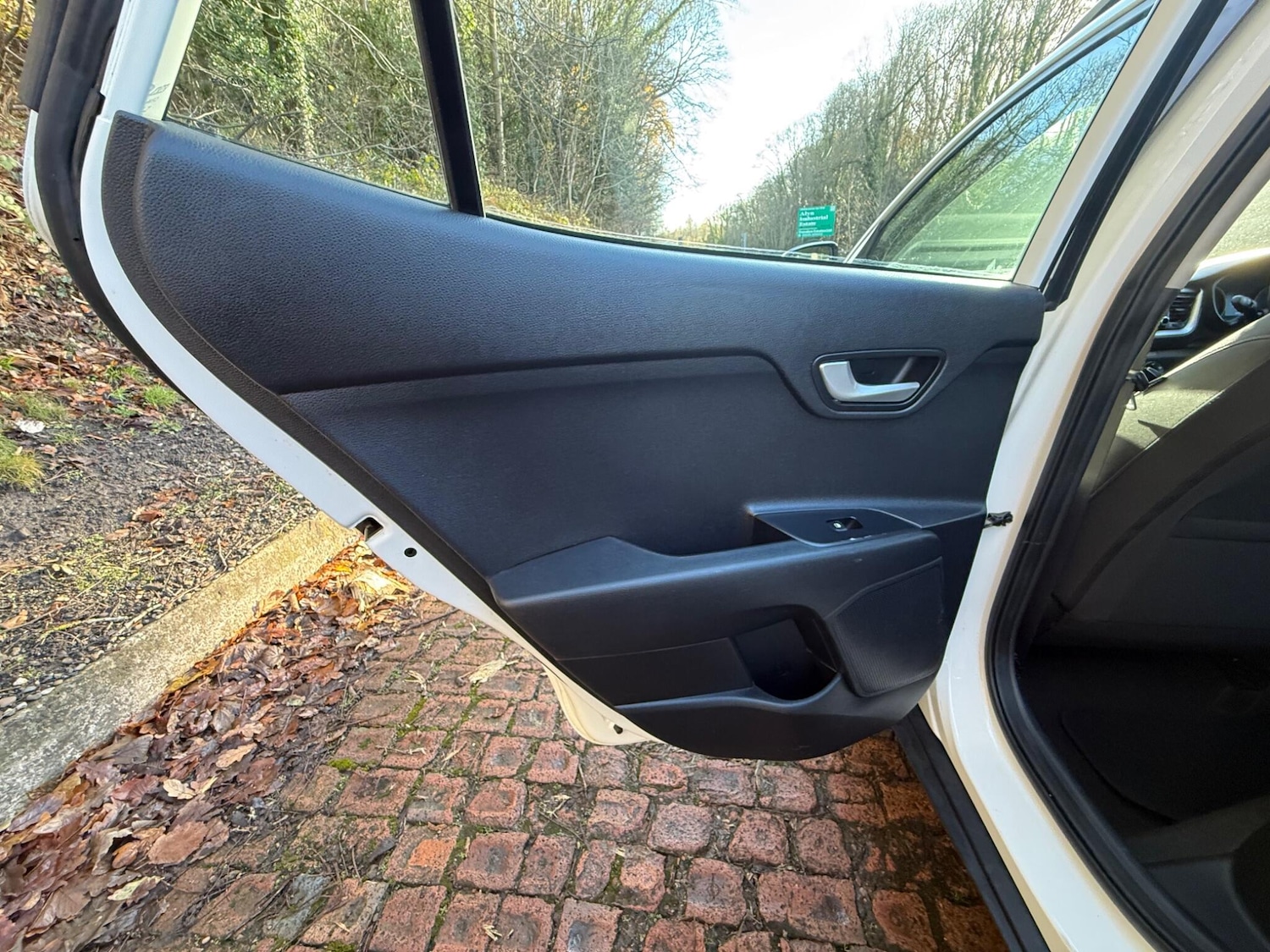 Used Kia Stonic 2019 for sale - 76801249: Photo 23