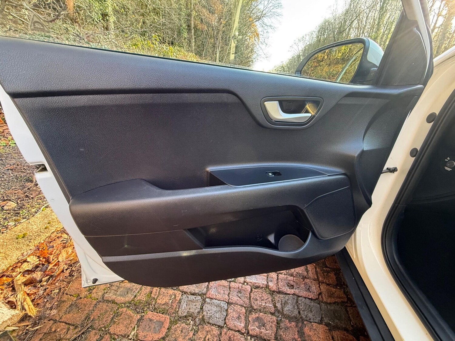 Used Kia Stonic 2019 for sale - 76801249: Photo 24