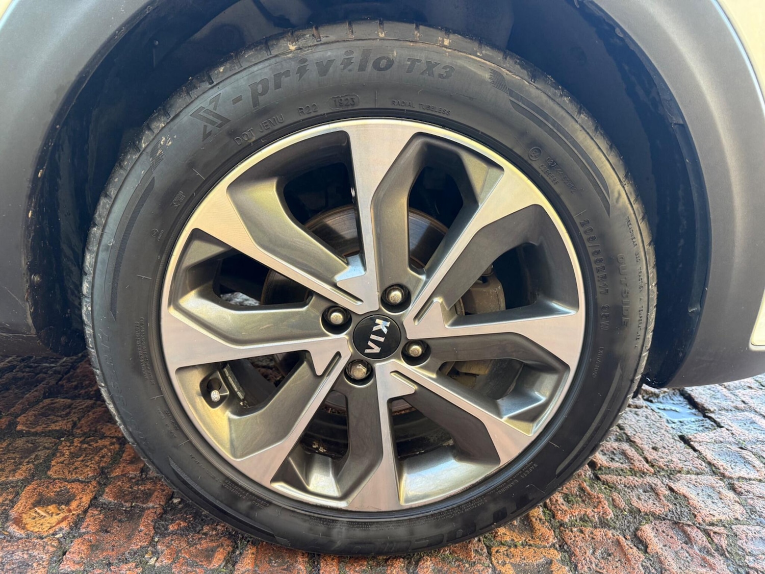 Used Kia Stonic 2019 for sale - 76801249: Photo 30