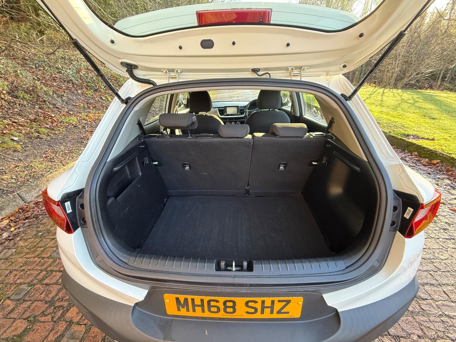 Used Kia Stonic 2019 for sale - 76801249: Photo 33