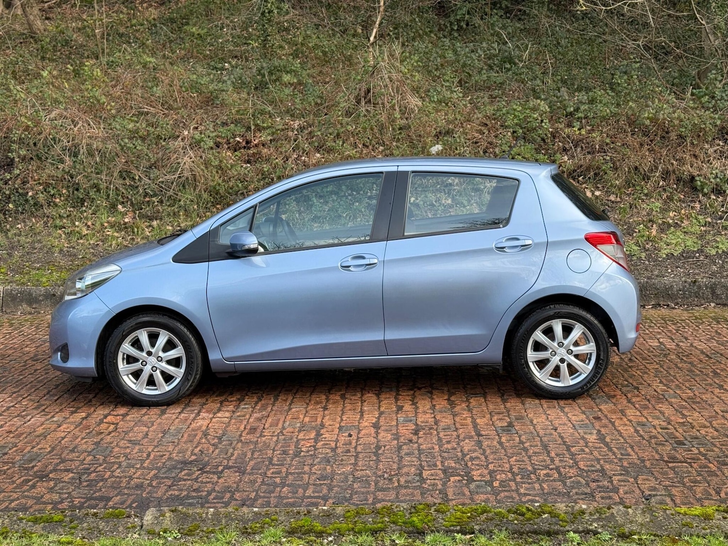 Used Toyota Yaris 2013 for sale - 77633705: Photo 11