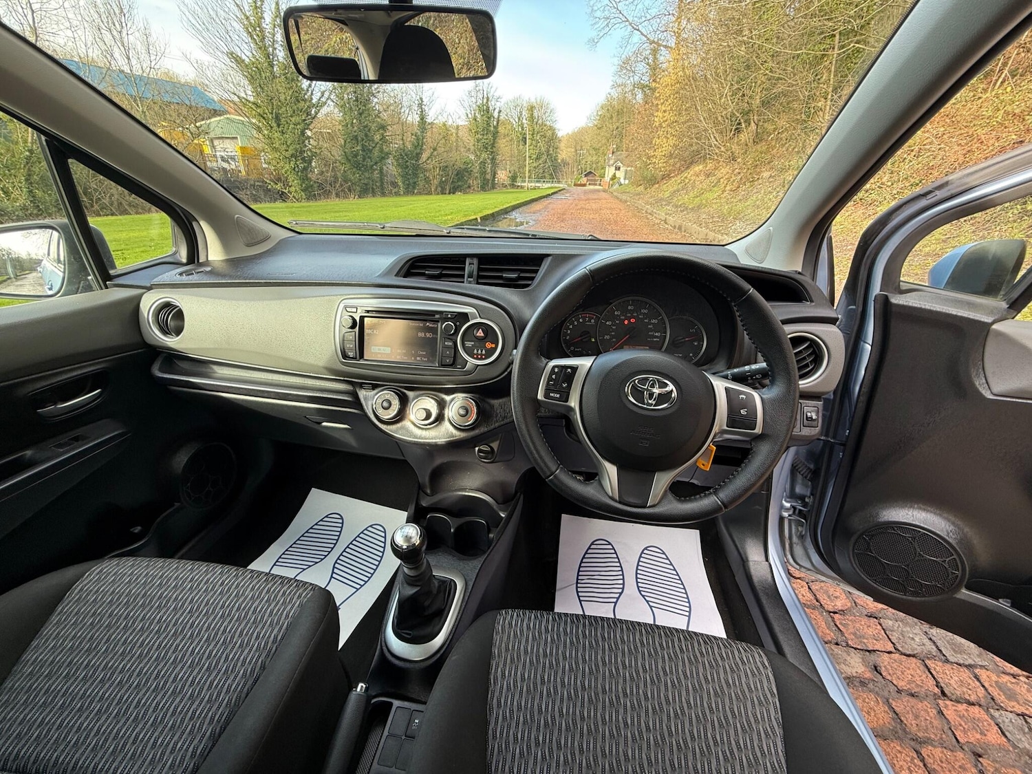 Used Toyota Yaris 2013 for sale - 77633705: Photo 17