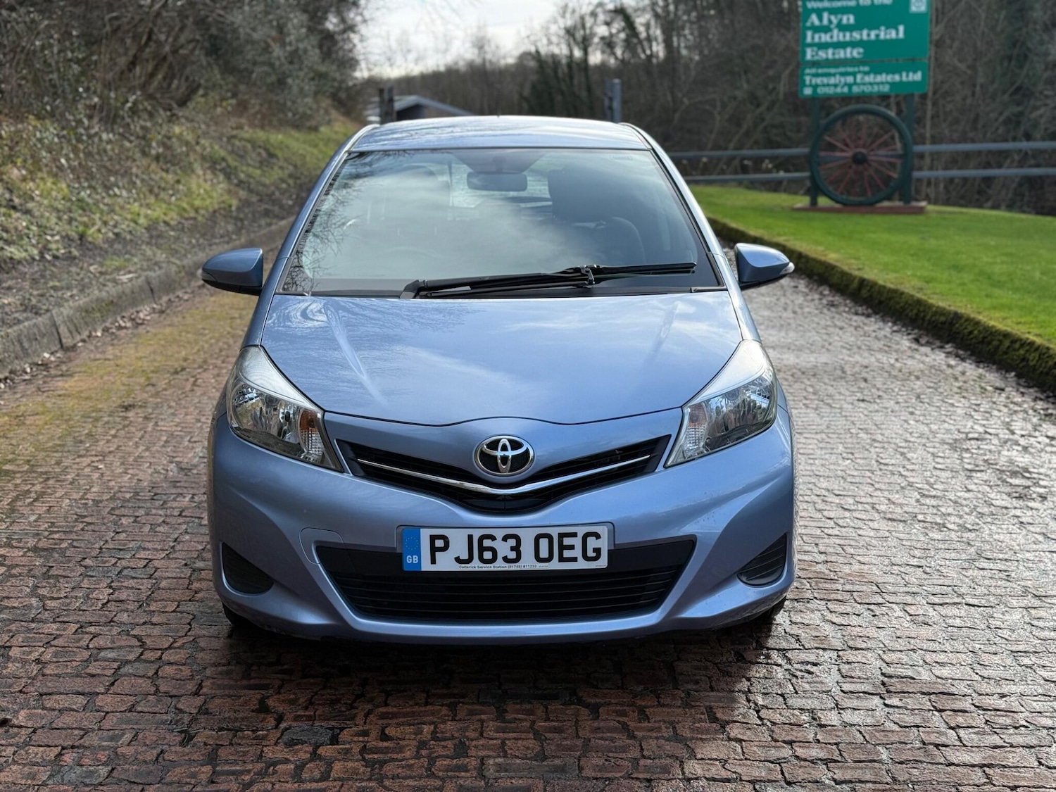 Used Toyota Yaris 2013 for sale - 77633705: Photo 3