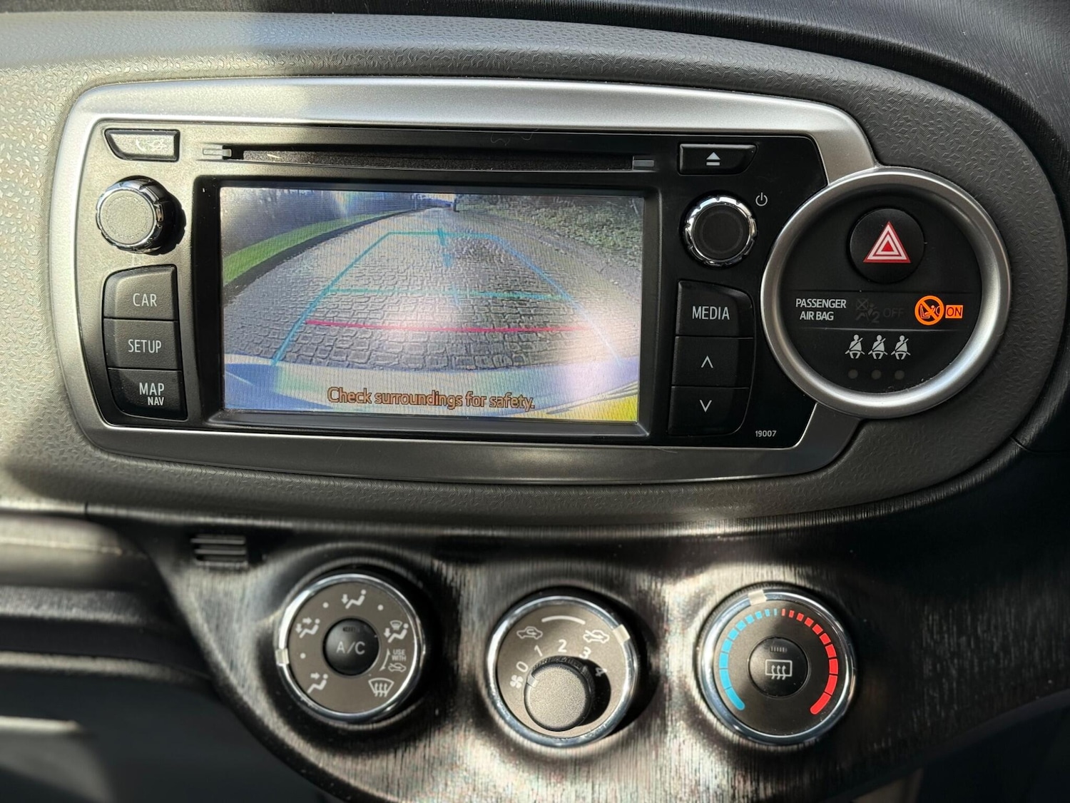 Used Toyota Yaris 2013 for sale - 77633705: Photo 32