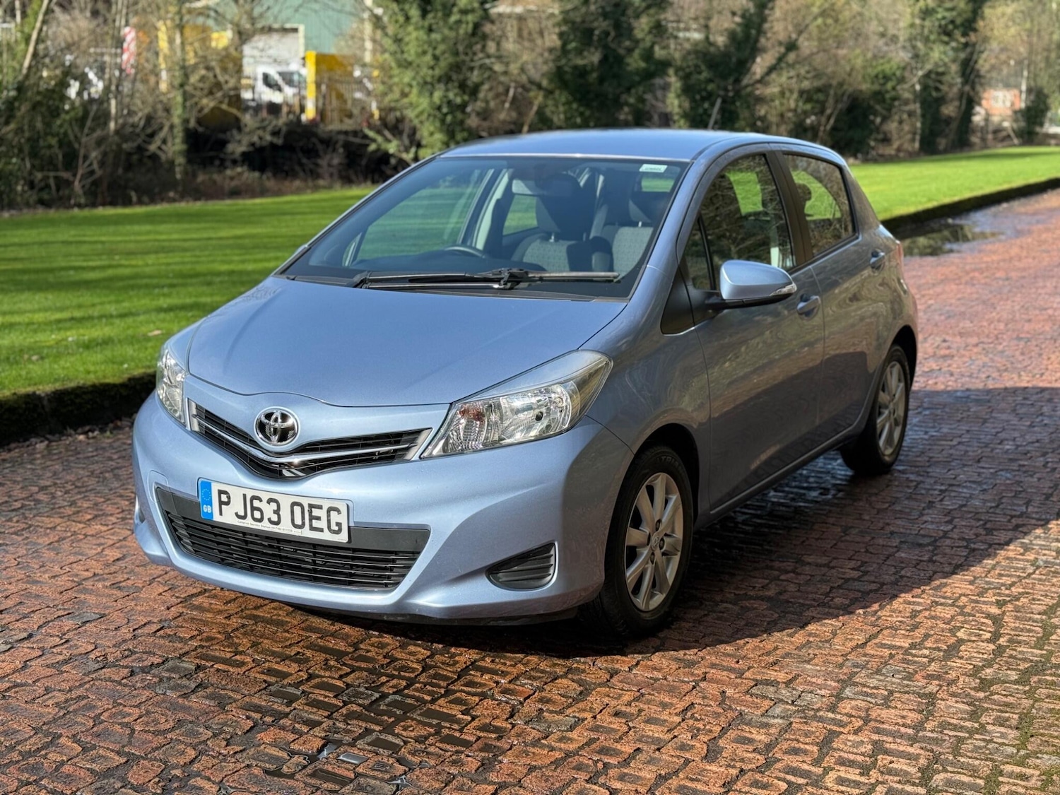 Used Toyota Yaris 2013 for sale - 77633705: Photo 8