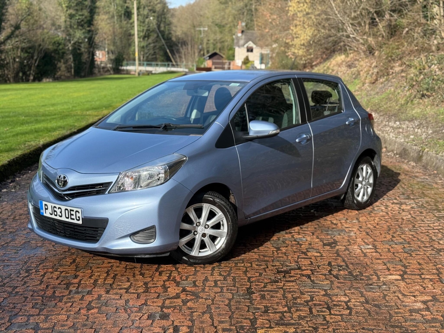 Used Toyota Yaris 2013 for sale - 77633705: Photo 9