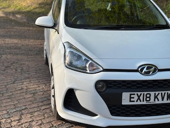 Used Hyundai i10 2018 for sale - 75809644: Photo