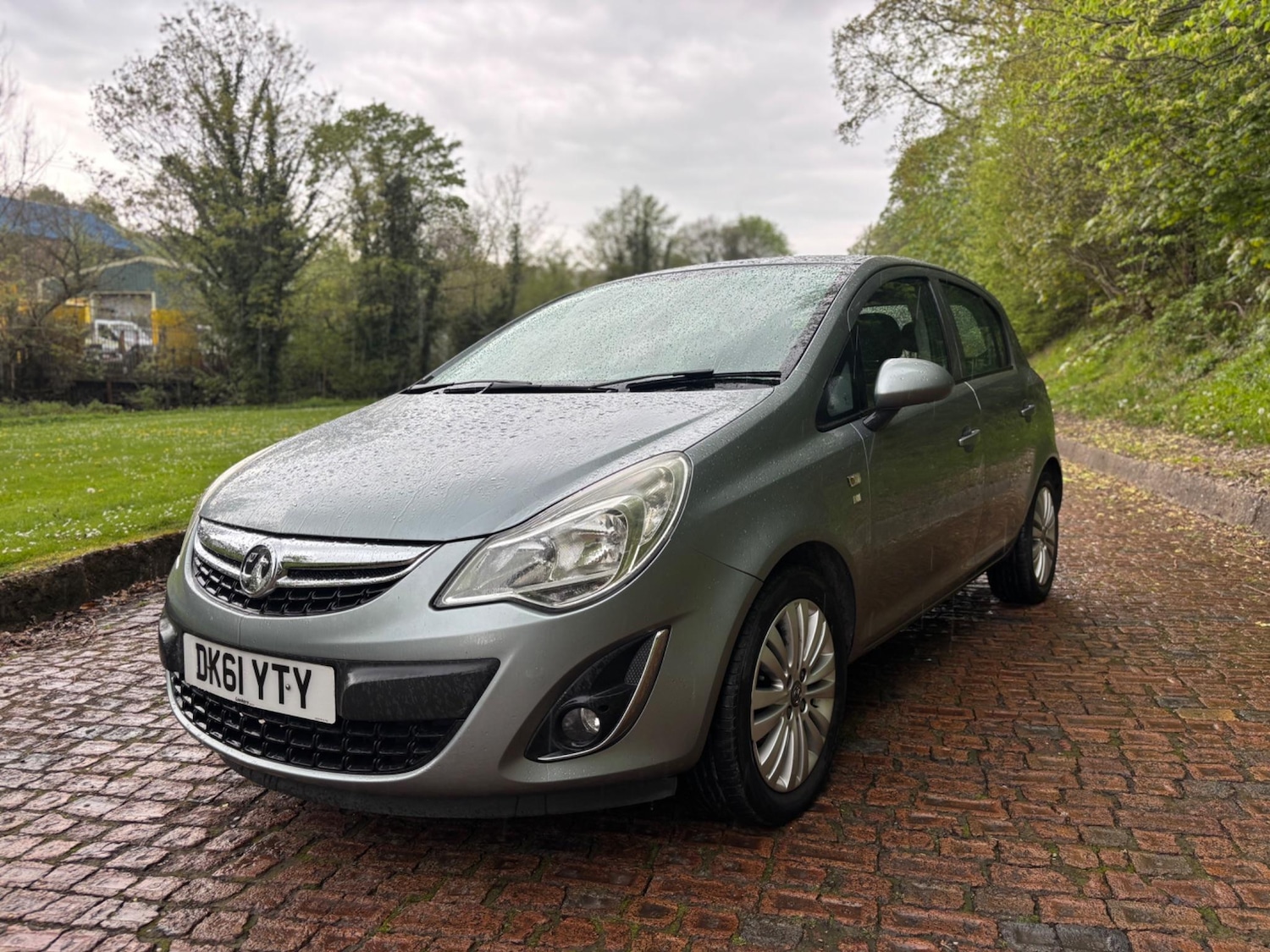 Used Vauxhall Corsa 2011 for sale - 76585233: Photo 2