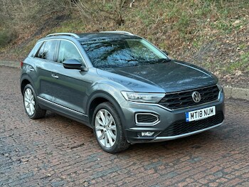 Used Volkswagen T-Roc 2018 for sale - 77015764: Photo