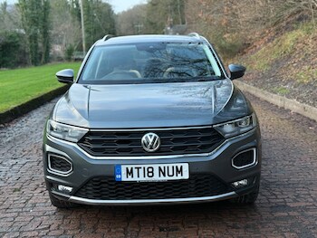 Used Volkswagen T-Roc 2018 for sale - 77015764: Photo
