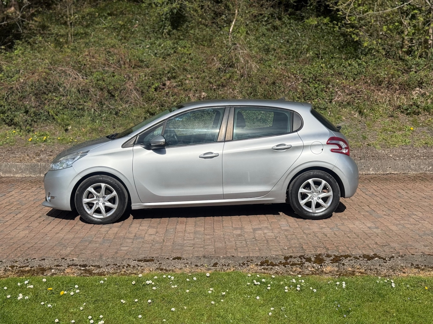 Used Peugeot 208 2013 for sale - 78145017: Photo 11