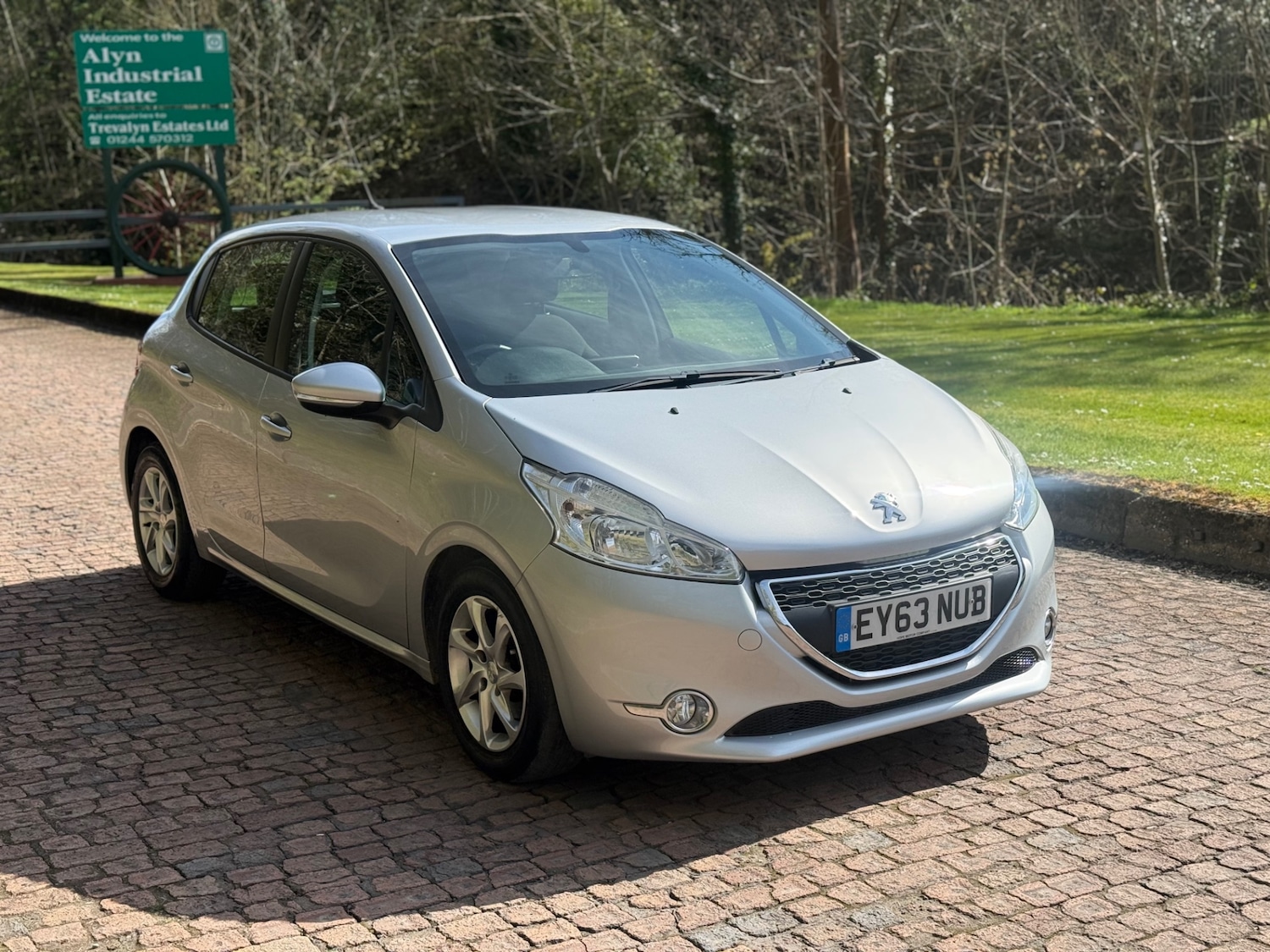 Used Peugeot 208 2013 for sale - 78145017: Photo 14
