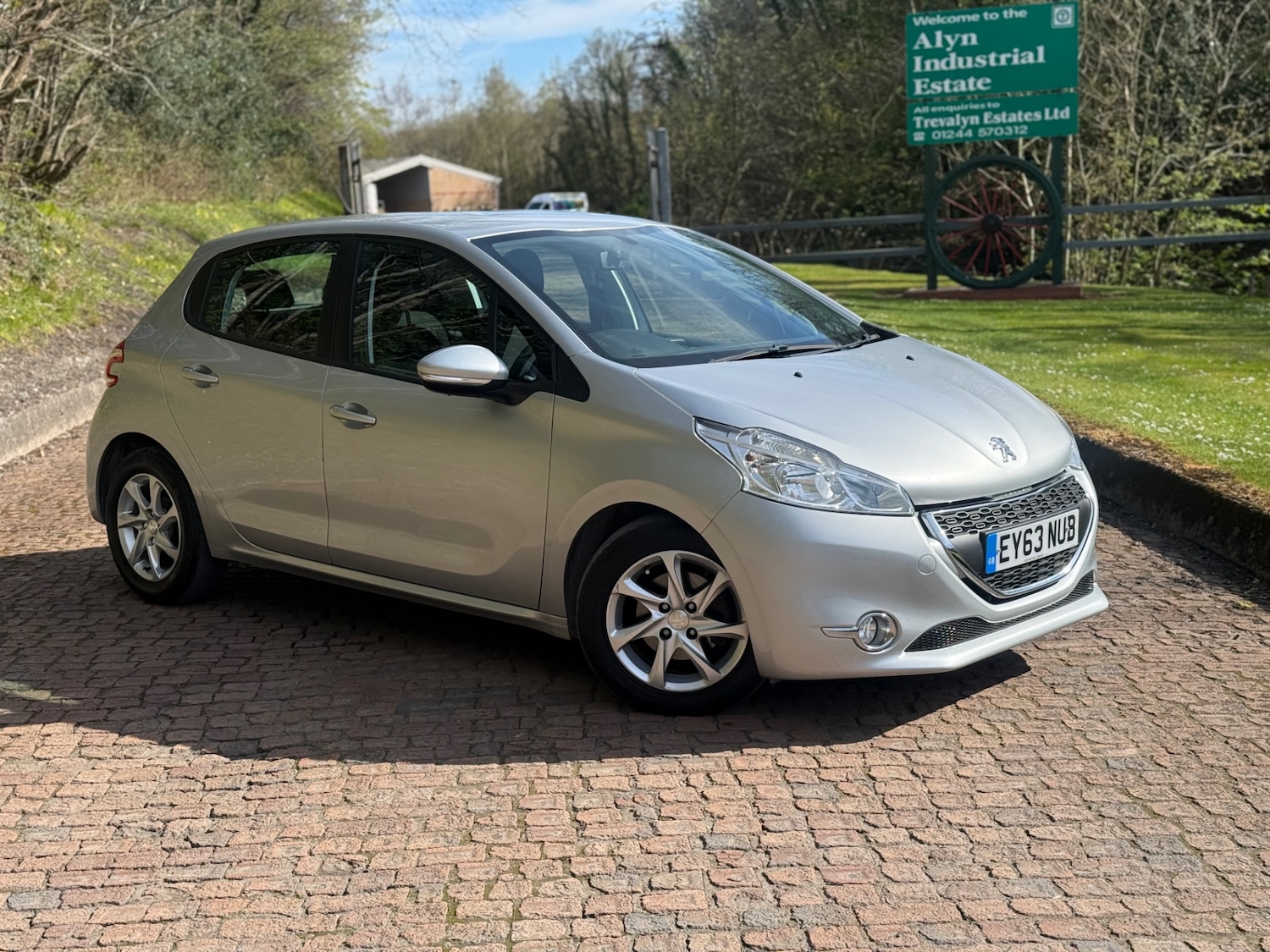 Used Peugeot 208 2013 for sale - 78145017: Photo 15