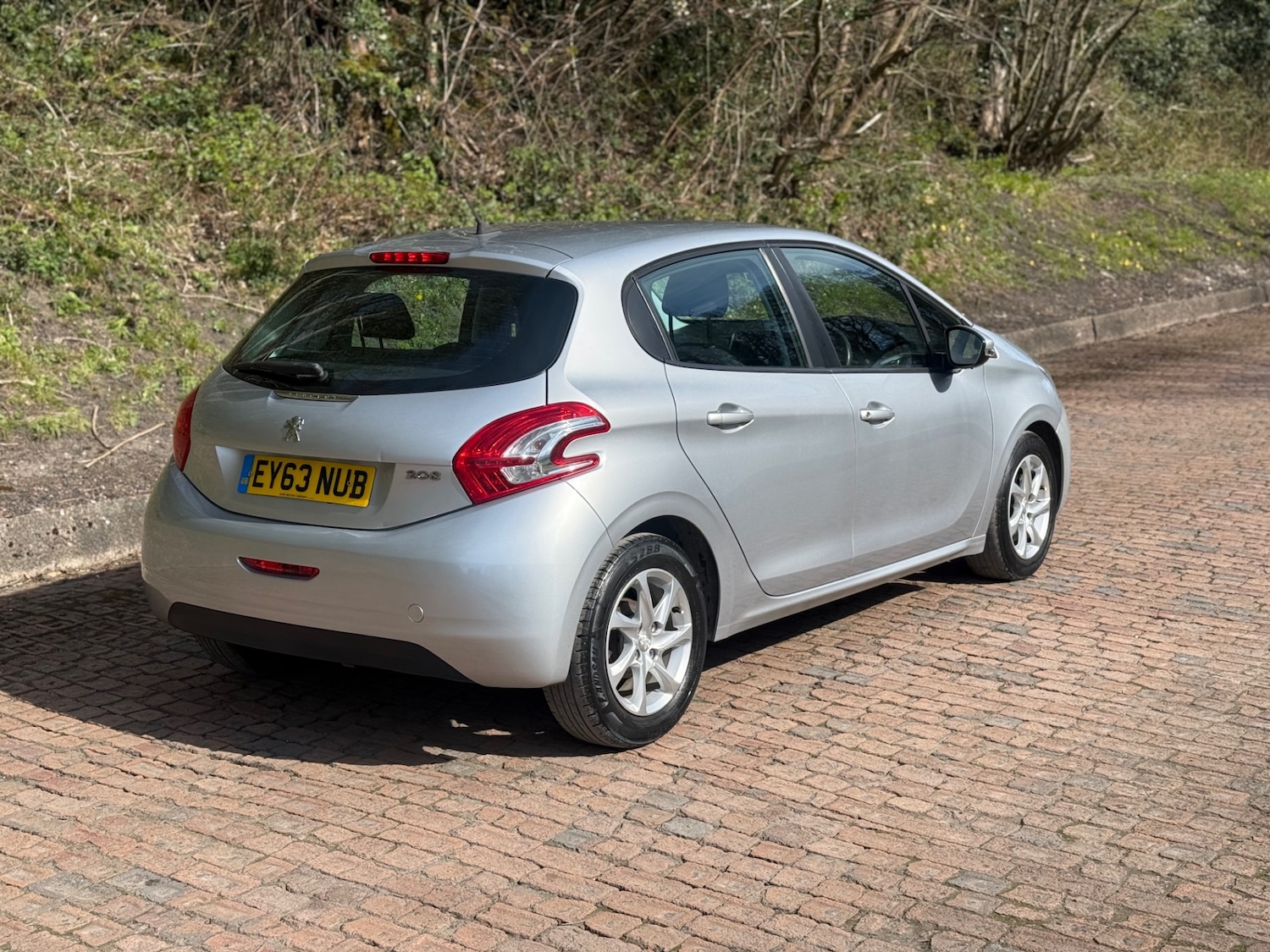 Used Peugeot 208 2013 for sale - 78145017: Photo 4