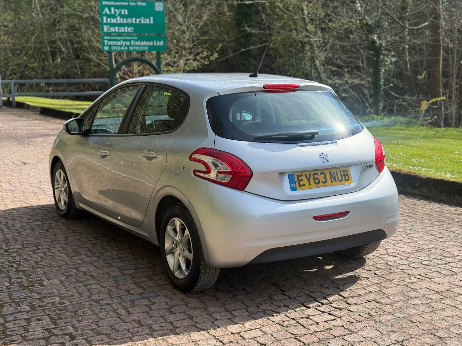 Used Peugeot 208 2013 for sale - 78145017: Photo 6