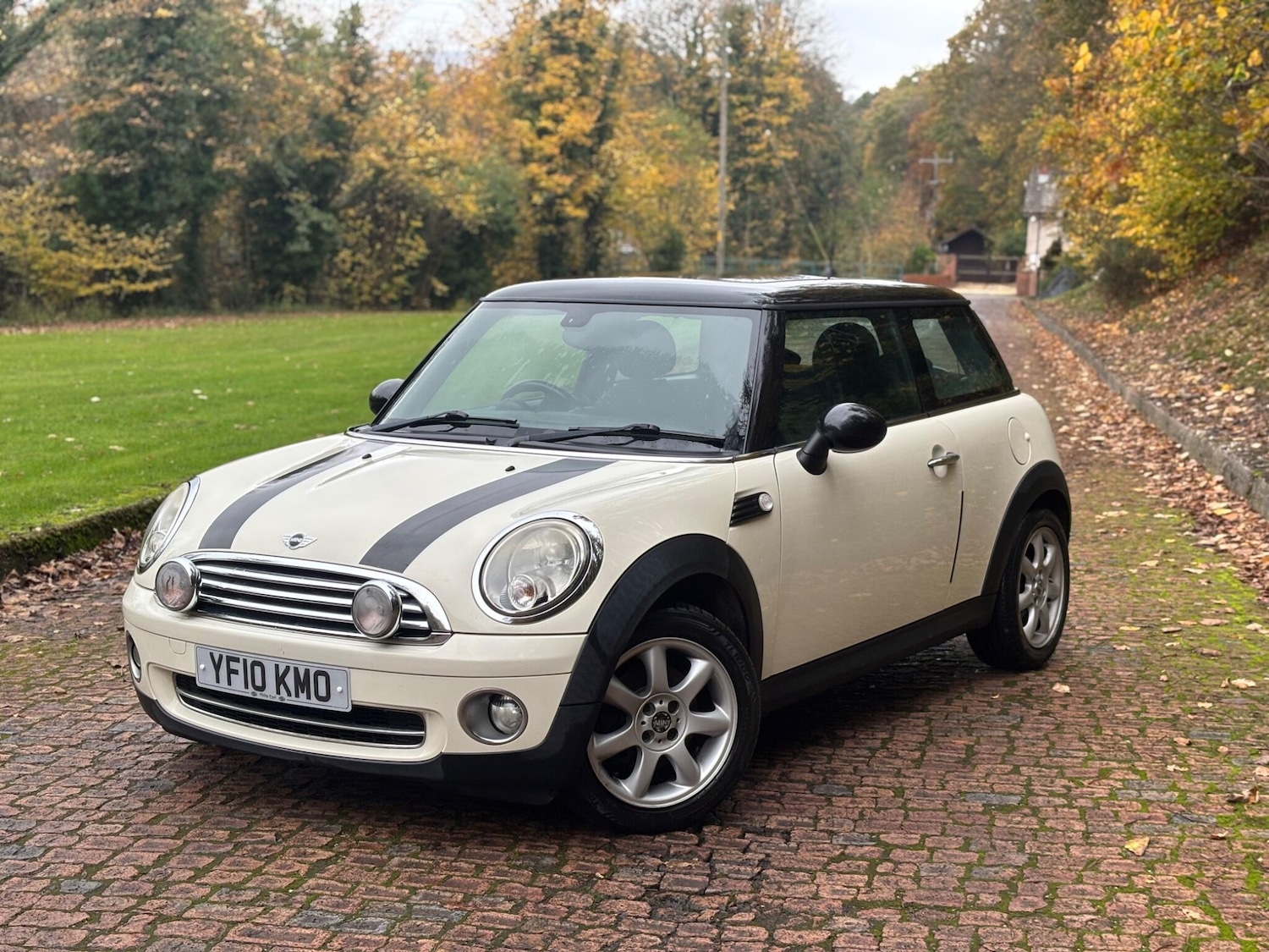 Used MINI Hatch 2010 for sale - 76584502: Photo 1