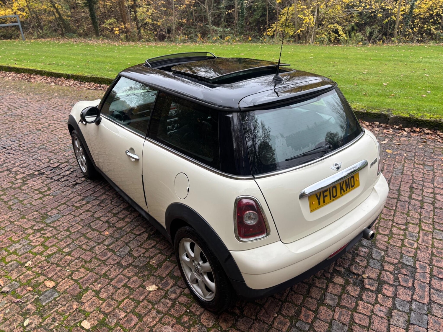 Used MINI Hatch 2010 for sale - 76584502: Photo 3