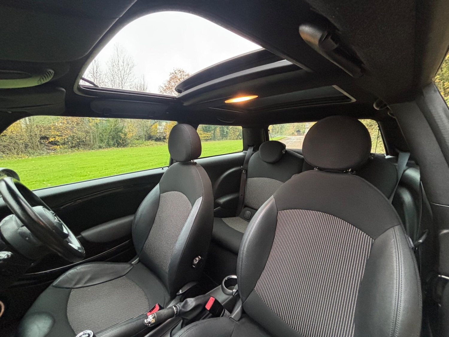 Used MINI Hatch 2010 for sale - 76584502: Photo 5