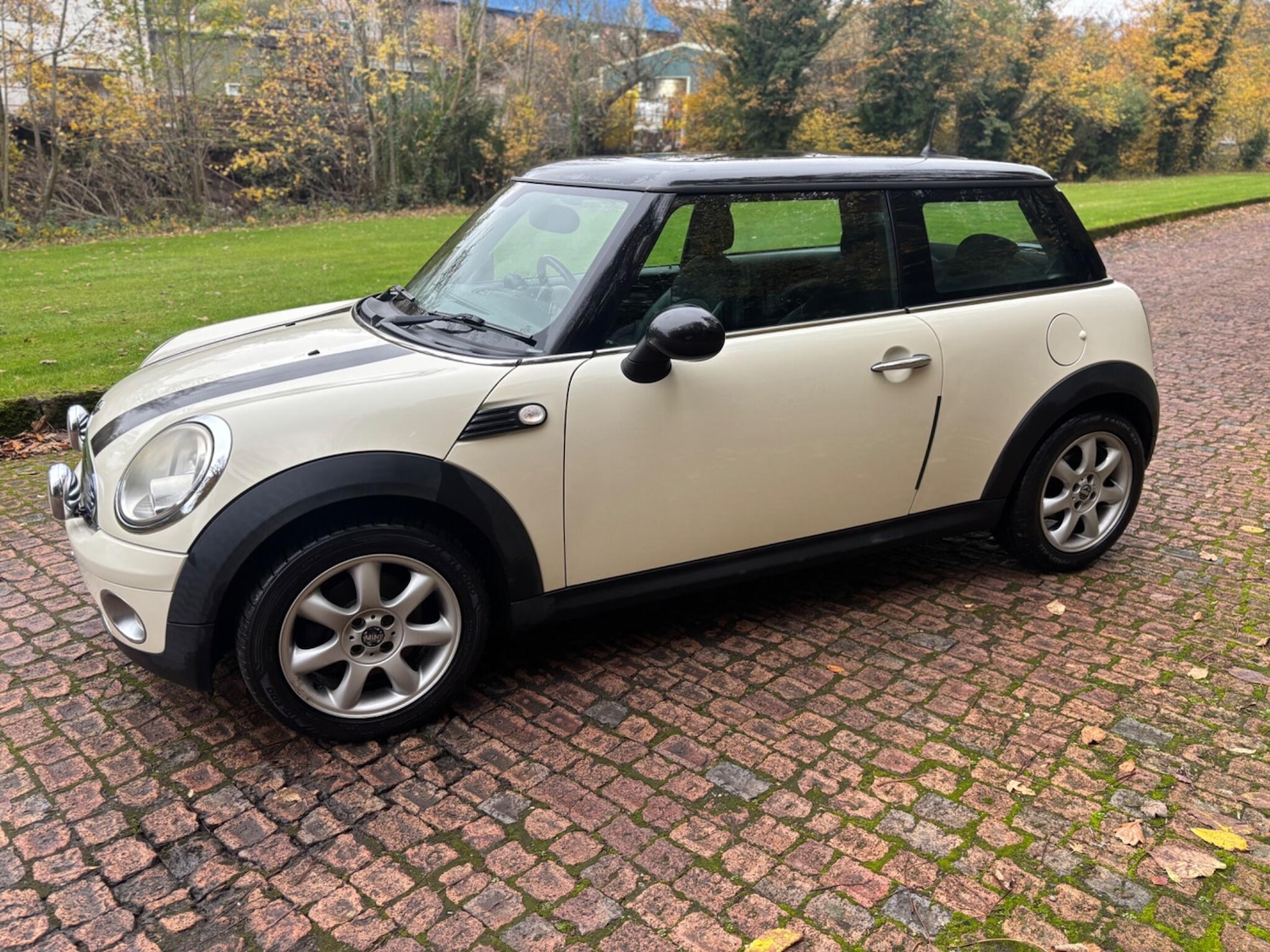 Used MINI Hatch 2010 for sale - 76584502: Photo 8