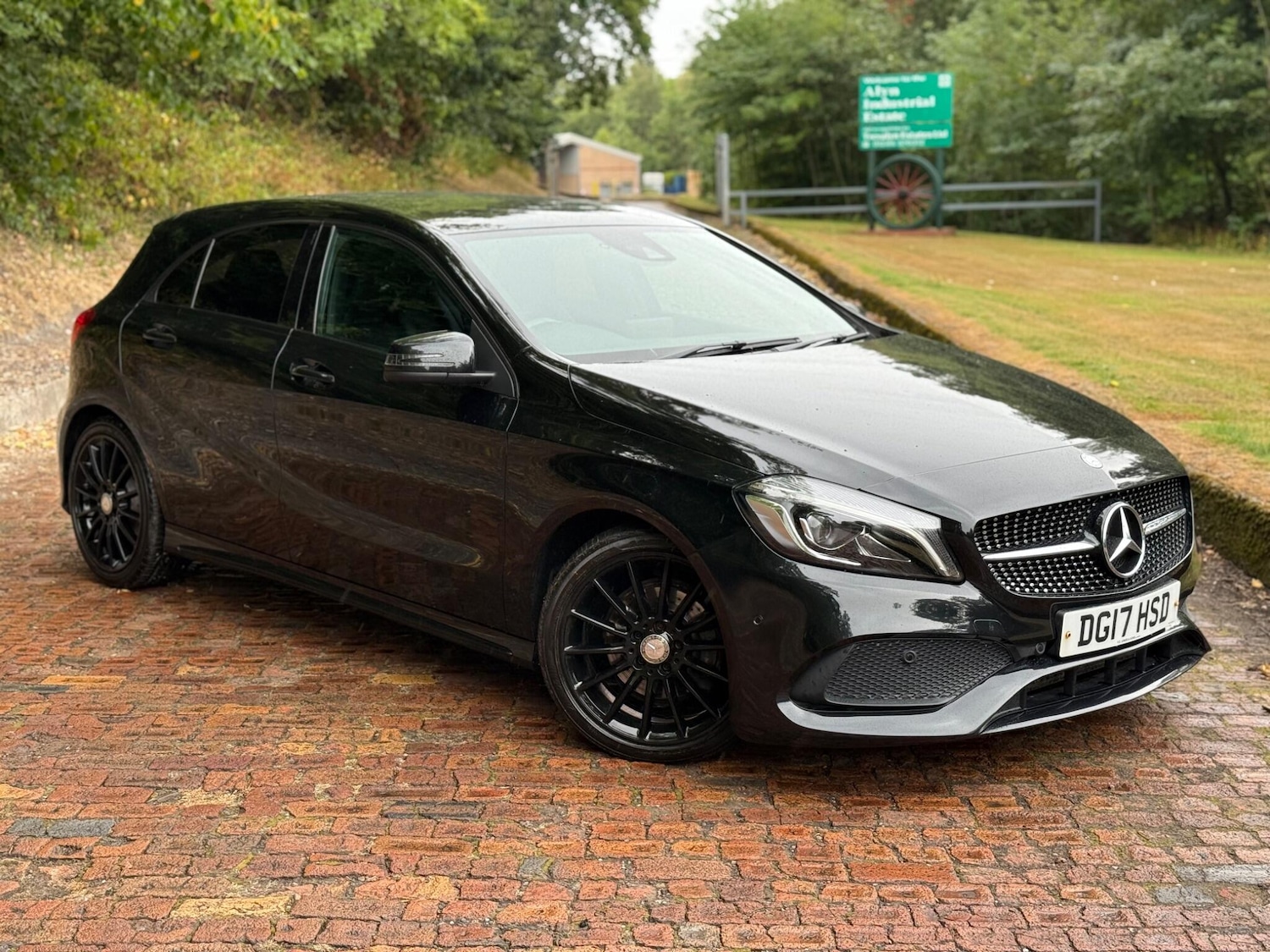 Used Mercedes-Benz A-Class 2017 for sale - 76585147: Photo 1