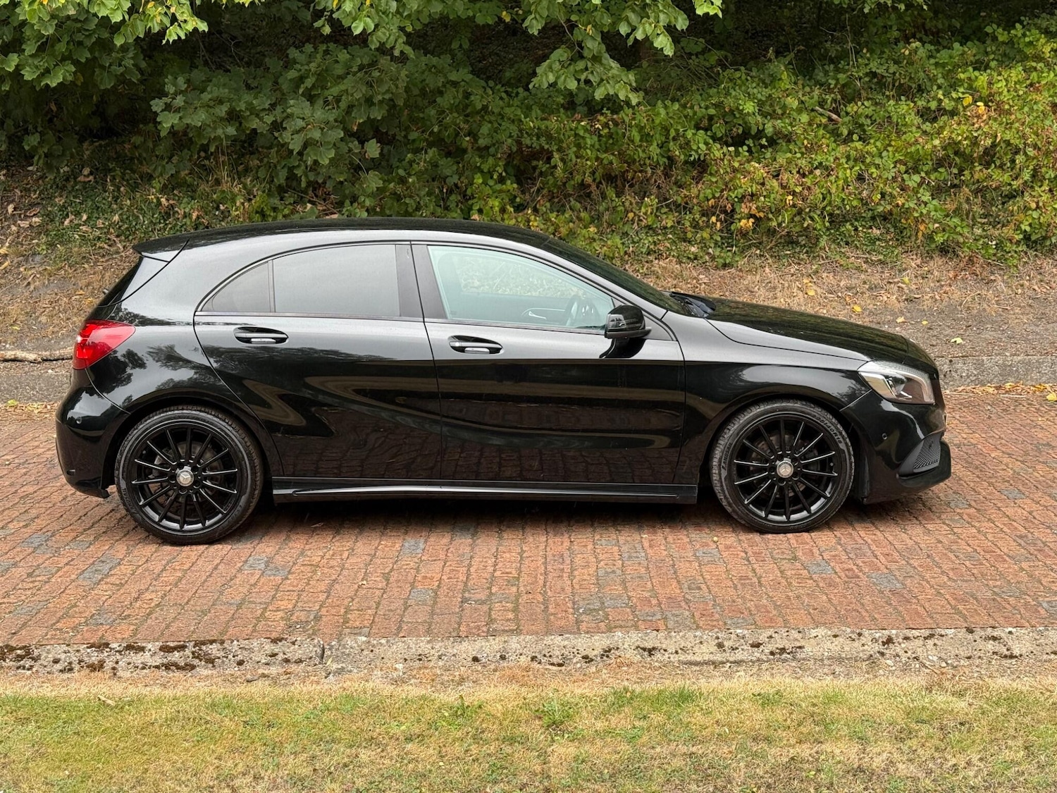 Used Mercedes-Benz A-Class 2017 for sale - 76585147: Photo 11