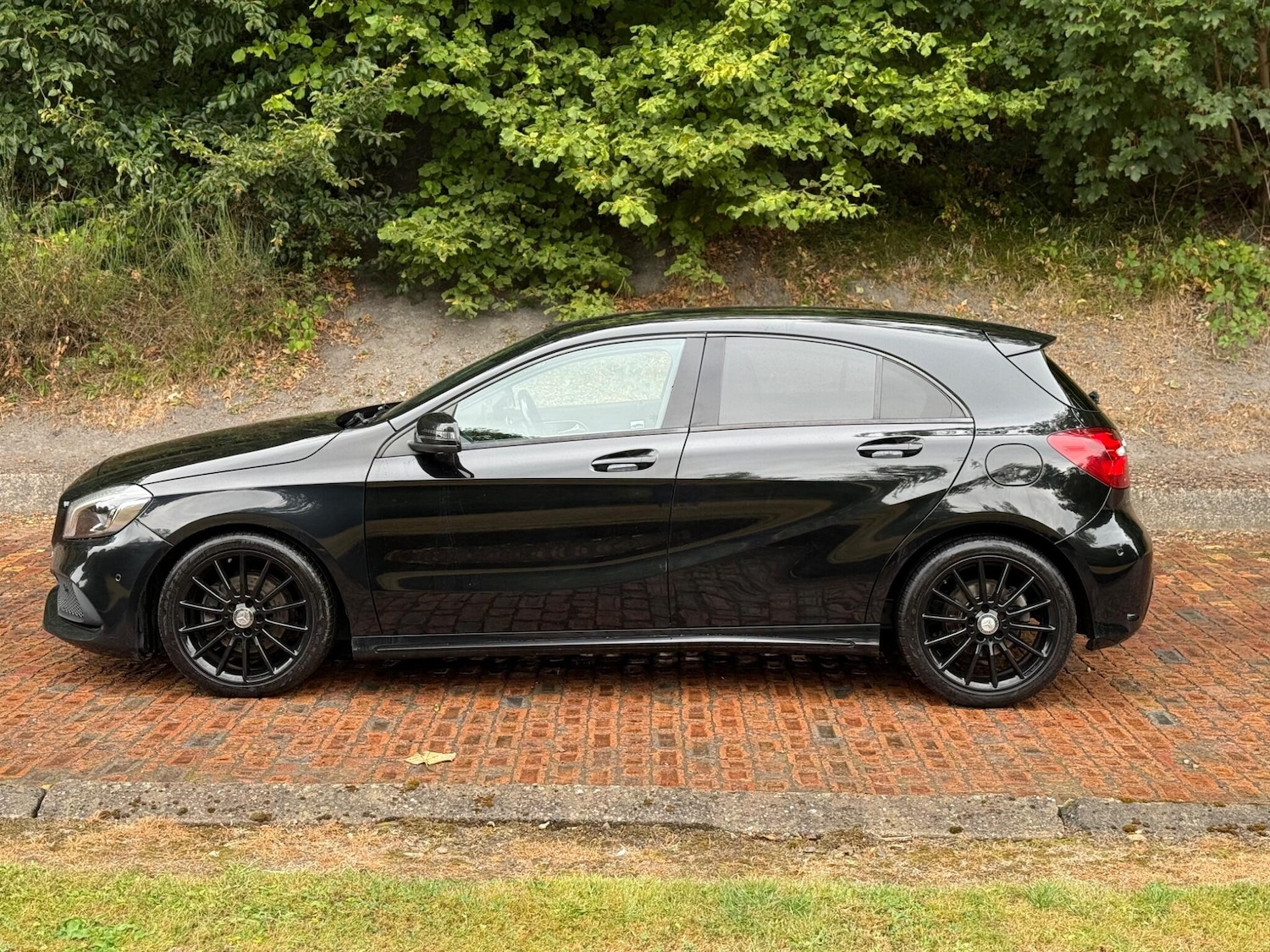 Used Mercedes-Benz A-Class 2017 for sale - 76585147: Photo 9