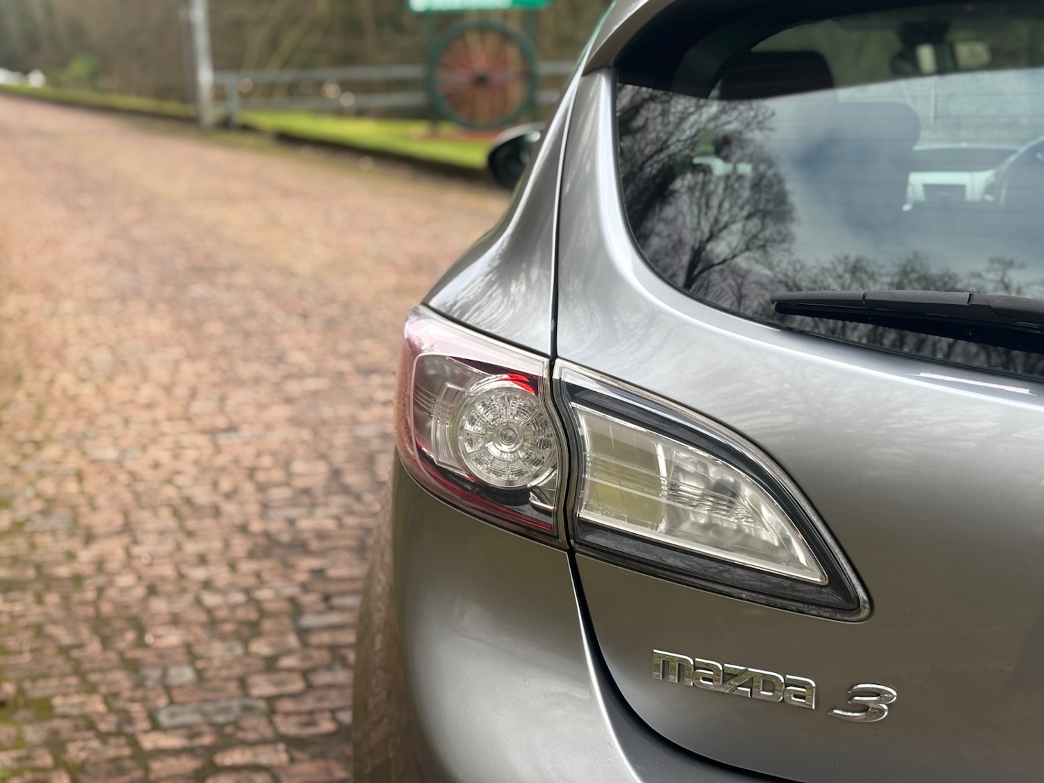 Used Mazda Mazda3 2011 for sale - 77851684: Photo 9