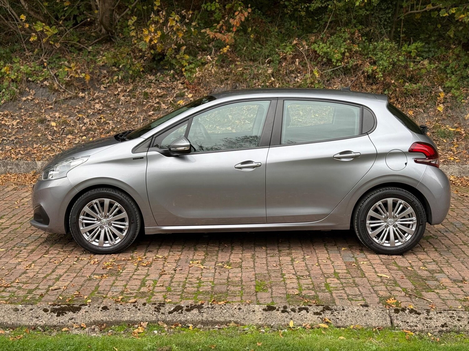 Used Peugeot 208 2019 for sale - 76314331: Photo 12