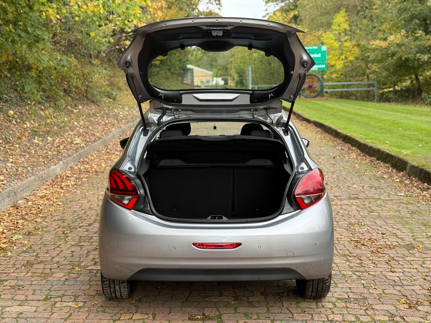 Used Peugeot 208 2019 for sale - 76314331: Photo 40