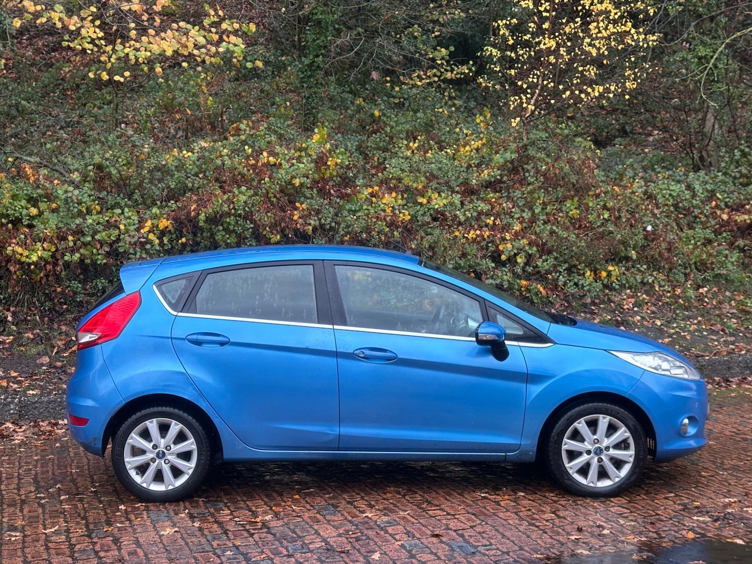 Used Ford Fiesta 2010 for sale - 76584826: Photo 2