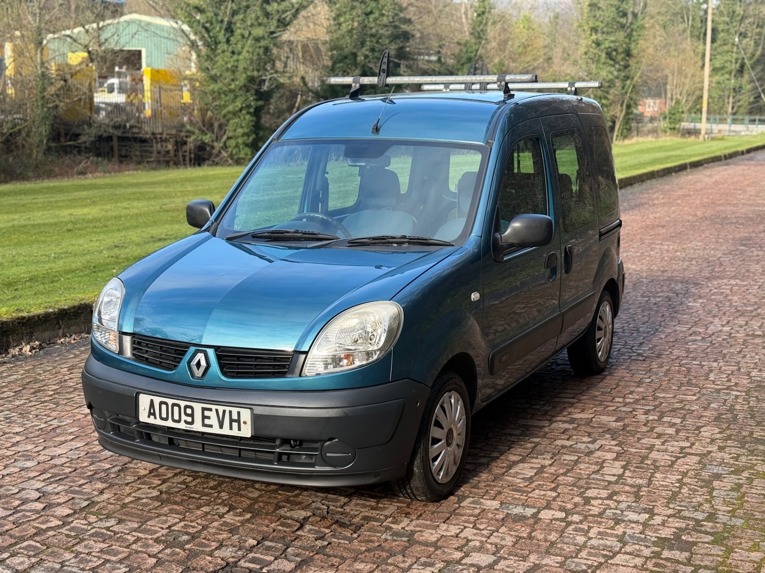 Used Renault Kangoo 2009 for sale - 77827709: Photo 2