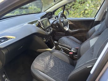 Used Peugeot 2008 2016 for sale - 79463408: Photo