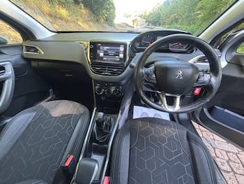 Used Peugeot 2008 2016 for sale - 79463408: Photo