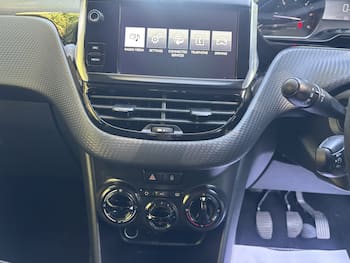 Used Peugeot 2008 2016 for sale - 79463408: Photo