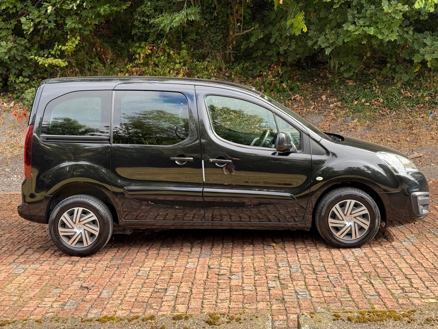 Vehicle 28