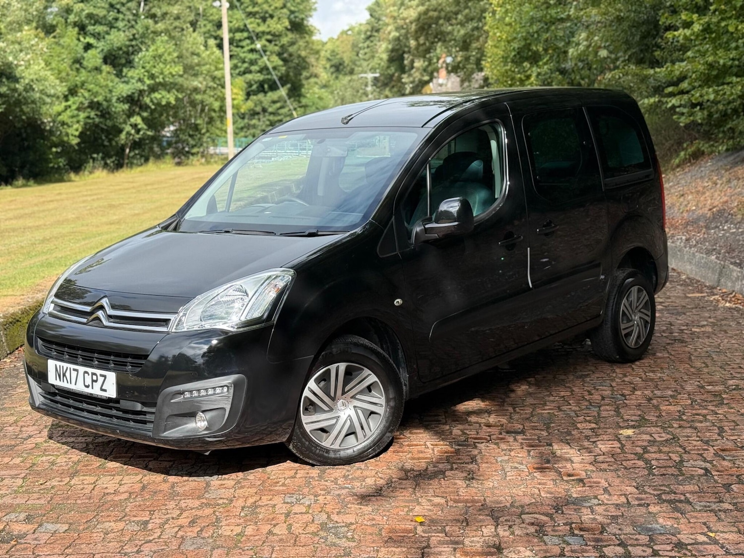 Vehicle 29