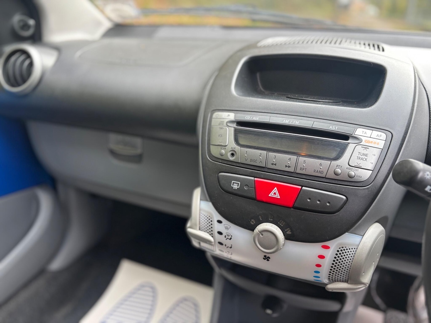 Used Peugeot 107 2012 for sale - 76994308: Photo 13