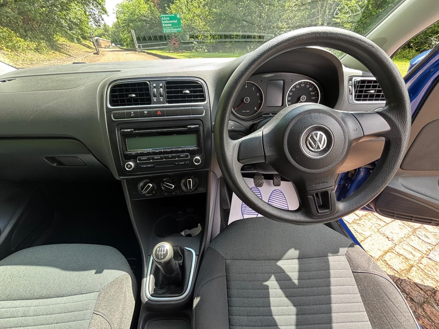 Used Volkswagen Polo 2011 for sale - 76585418: Photo 8