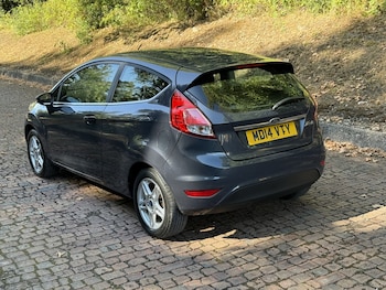 Used Ford Fiesta 2014 for sale - 79600304: Photo