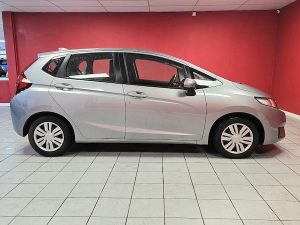 Used Honda Jazz 2015 for sale - 76252213: Photo 2