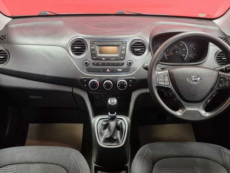 Used Hyundai i10 2018 for sale - 76596027: Photo 12