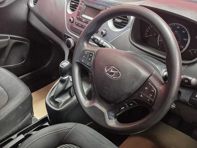 Used Hyundai i10 2018 for sale - 76596027: Photo 16