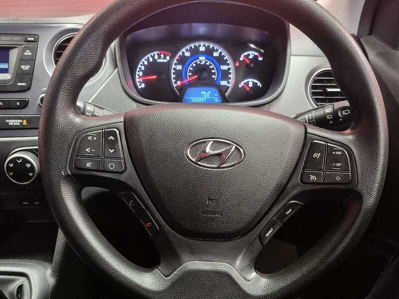 Used Hyundai i10 2018 for sale - 76596027: Photo 9