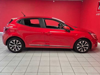 Used Renault Clio 2020 for sale - 76596025: Photo